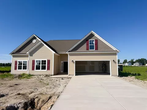 508 E Black Water Ln, Maysville, NC 28555
