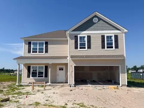 512 E Black Water Ln, Maysville, NC 28555