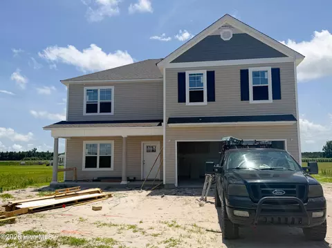 512 E Black Water Ln, Maysville, NC 28555