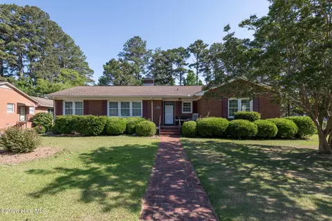 1705 Englewood Dr, Greenville, NC 27858