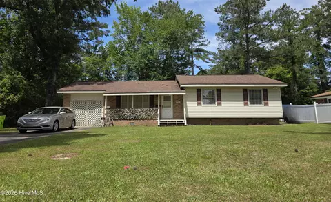 2902 Roanoke Ave, New Bern, NC 28560