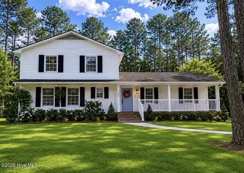 102 E Baywood Ln, Greenville, NC 27834