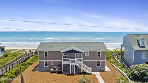101 Ocean Dr, Emerald Isle, NC 28594