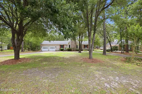 900 Crane Dr, New Bern, NC 28560