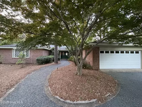 80 Hardee Ln, Whispering Pines, NC 28327