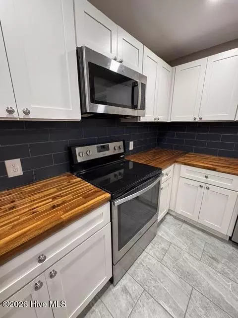 211 E Williamson St, Mount Olive, NC 28365 photo 6