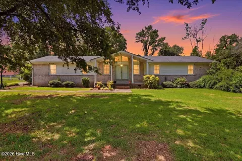 3830 Wayne Memorial Dr, Goldsboro, NC 27534