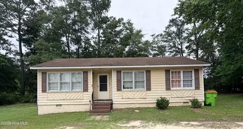 199 Zoo Rd S, Roanoke Rapids, NC 27870