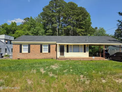 2521 Gwen St, Rocky Mount, NC 27803