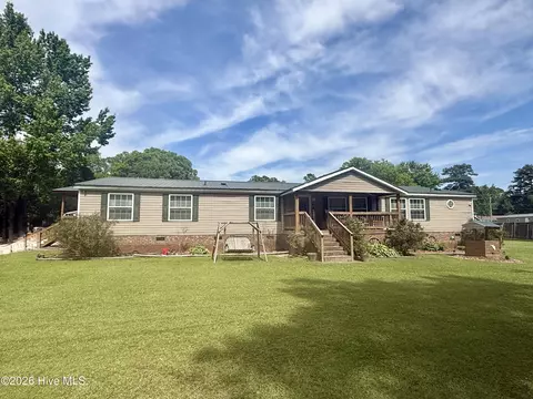 102 Belcher Rd, Williamston, NC 27892