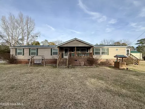 102 Belcher Rd, Williamston, NC 27892
