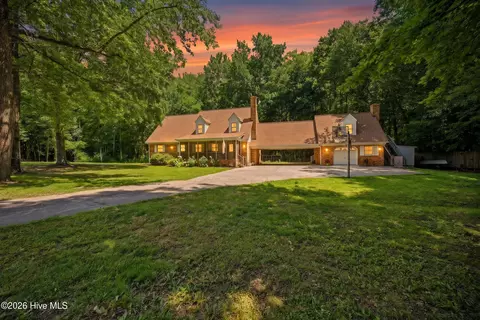 735 Daniels Rd, Corapeake, NC 27926