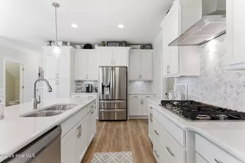 Kitchen - 24 W Abaco Way, Hampstead, NC 28443 photo 6 of 7