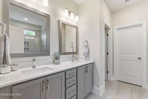 Bath - 24 W Abaco Way, Hampstead, NC 28443 photo 1 of 2