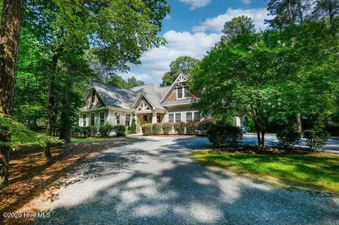 680 N Bethesda Rd, Southern Pines, NC 28387