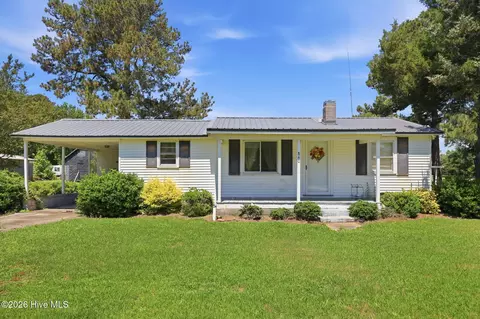 850 Smithtown Rd, Grimesland, NC 27837