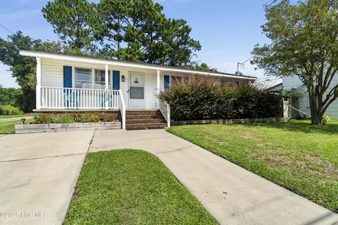 509 Broad St, Oriental, NC 28571