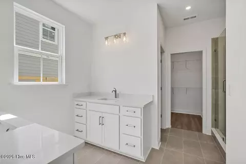 Bath - 2204 Sandbrook Loop, Leland, NC 28451 photo 5 of 7