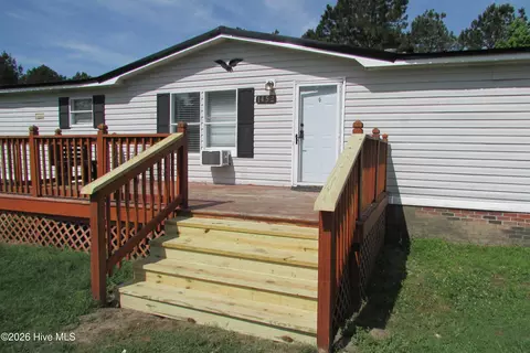 1452 Big Piney Grove Rd, Clinton, NC 28328