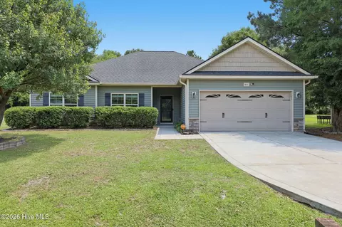 801 Lavender Ct, Hubert, NC 28539