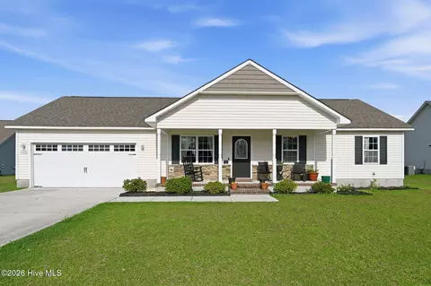 305 Basil Ct, Hubert, NC 28539