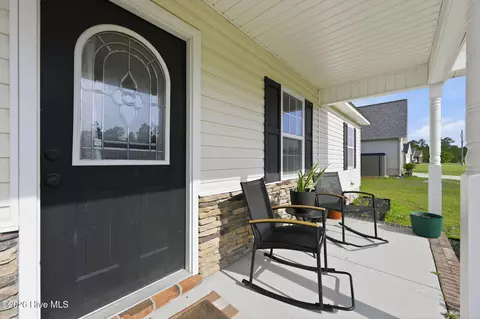 Exterior - 305 Basil Ct, Hubert, NC 28539 photo 4 of 5