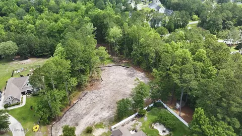 306 Joans Rdg, Stella, NC 28582