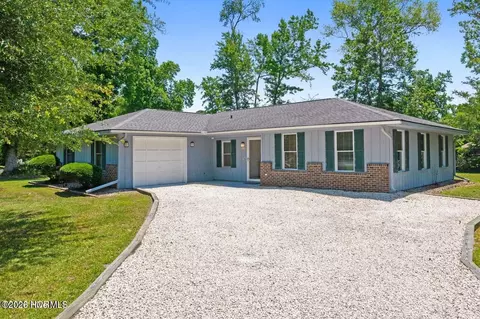 1 Pelican Ct, Carolina Shores, NC 28467