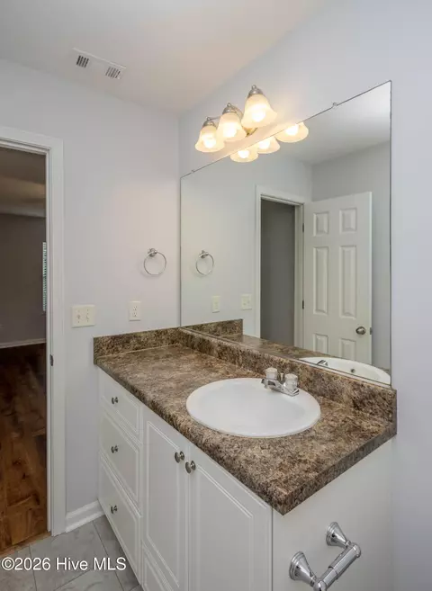 Bath - 2610 York Dr, Augusta, GA 30909 photo 3 of 5