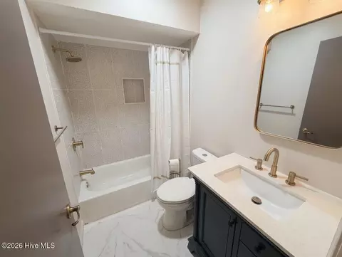 Bath - 334 Case St, Columbus, NC 28722 photo 3 of 3