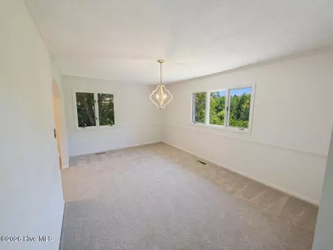 Dining - 334 Case St, Columbus, NC 28722 photo 2 of 2