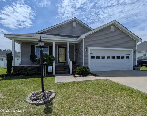 193 Mulberry Dr, Washington, NC 27889