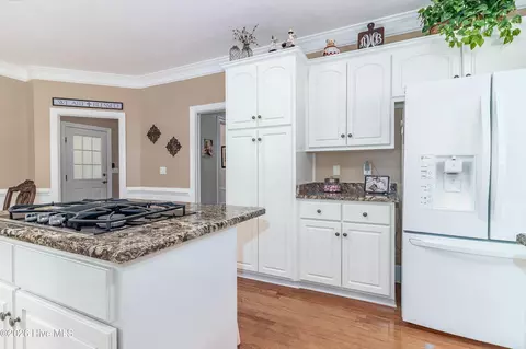 Kitchen - 530 Brandywine Dr, Evans, GA 30809 photo 4 of 6