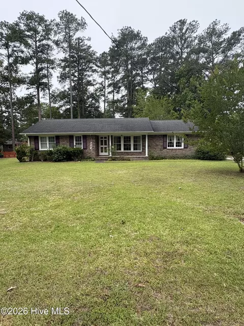 209 Oak Dr, Washington, NC 27889