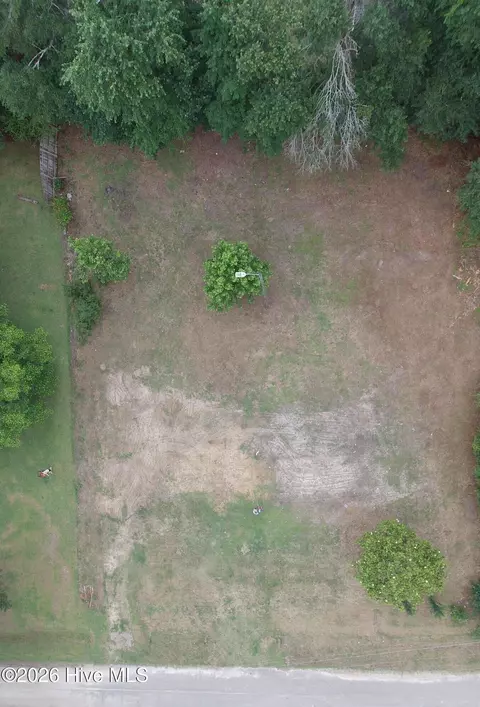 309 Midway Dr, Bladenboro, NC 28320