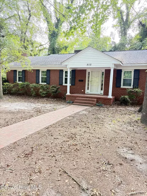 802 Forest Hill Cir, Greenville, NC 27858
