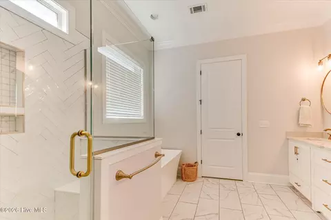 Bath - 5229 Teal Ln, Evans, GA 30809 photo 5 of 7