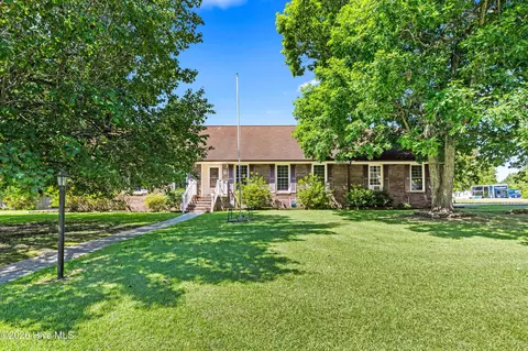 1110 Westmoreland Dr, Jacksonville, NC 28546