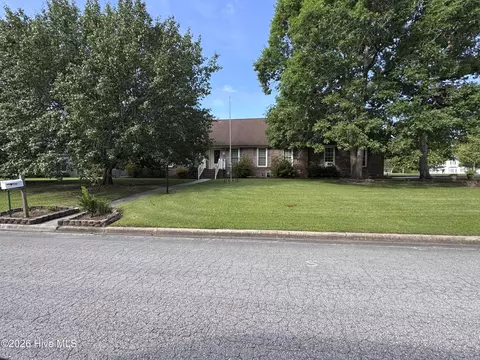 1110 Westmoreland Dr, Jacksonville, NC 28546