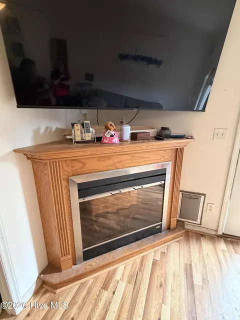 Living - 5238 Aruba Cir, Augusta, GA 30909 photo 2 of 2