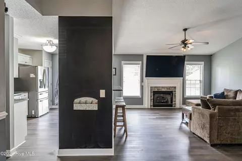 Entry Way - 4 Sawmill Ct, Pinehurst, NC 28374 photo 2 of 7