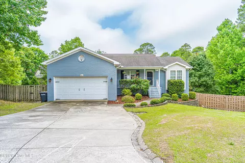 Exterior - 4 Sawmill Ct, Pinehurst, NC 28374 photo 2 of 15