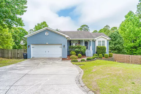 4 Sawmill Ct, Pinehurst, NC 28374