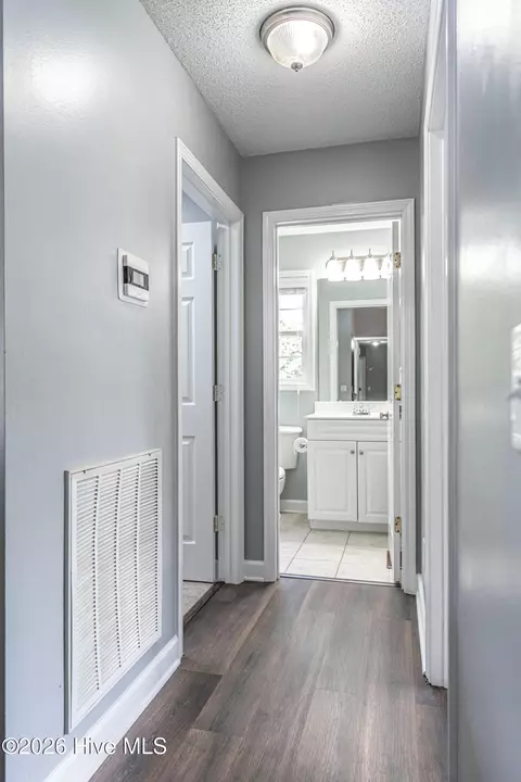 Entry Way - 4 Sawmill Ct, Pinehurst, NC 28374 photo 3 of 7