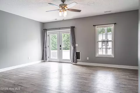Living - 4 Sawmill Ct, Pinehurst, NC 28374 photo 3 of 4