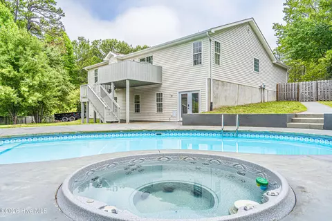 Exterior - 4 Sawmill Ct, Pinehurst, NC 28374 photo 10 of 15