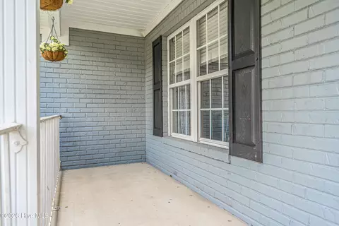 Exterior - 4 Sawmill Ct, Pinehurst, NC 28374 photo 4 of 15