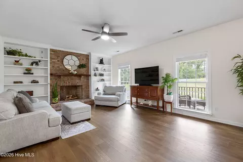 Living - 122 Circle Dr, Hampstead, NC 28443 photo 2 of 2