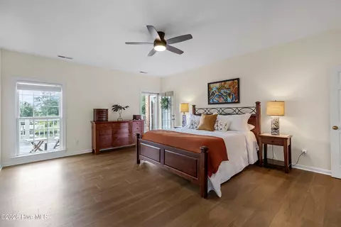 Bedroom - 122 Circle Dr, Hampstead, NC 28443 photo 2 of 6