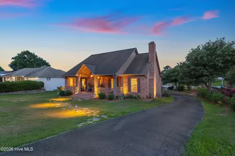 Exterior - 122 Circle Dr, Hampstead, NC 28443 photo 1 of 24